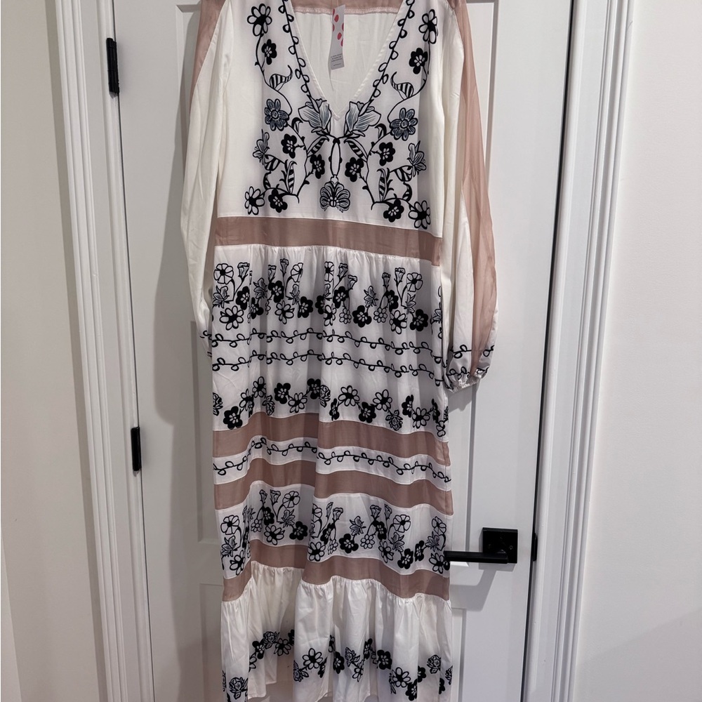 Elegant Floral Embroidered Long Sleeve Dress